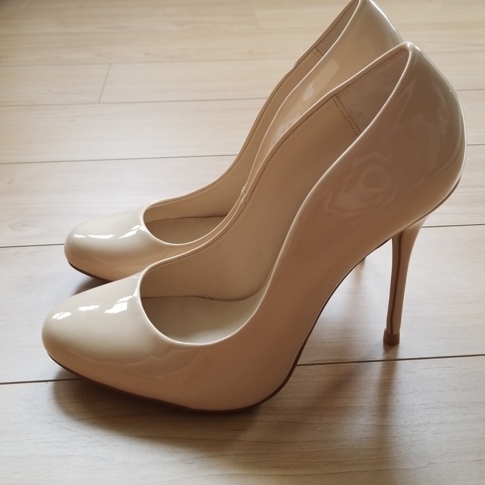 Sexy Nude Pumps